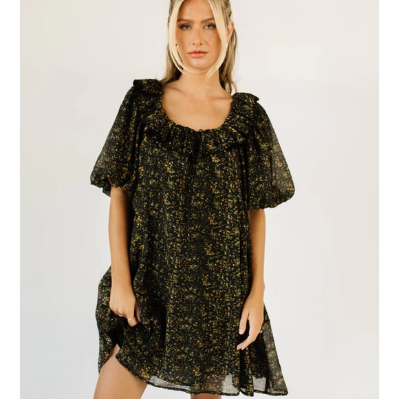 Zoco Good Luck Gem Mini Puff Sleeve Dress in black floral. - Picture 7 of 14